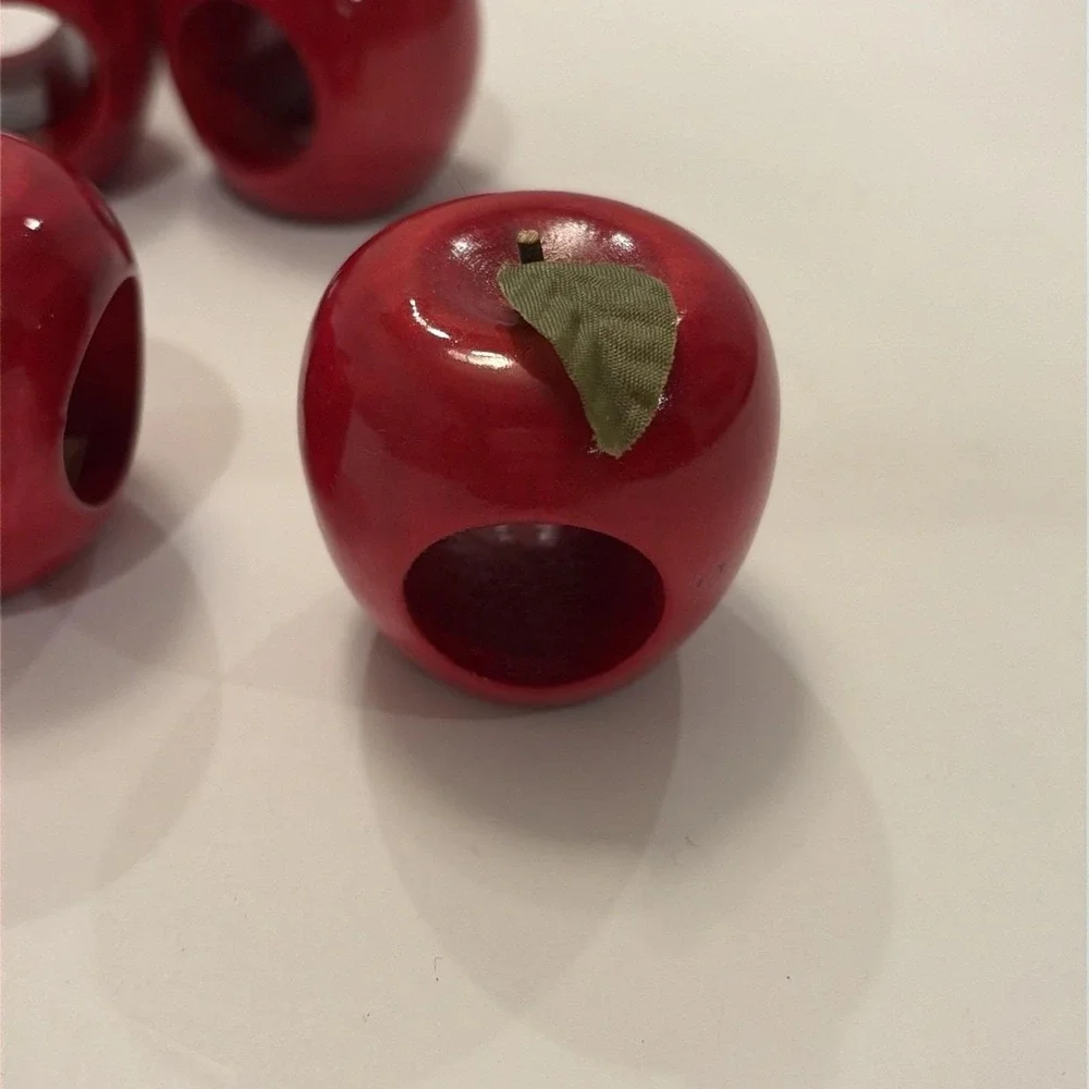 Set of 8 Wood Apple Shaped Napkin Holder Rings Made In India
